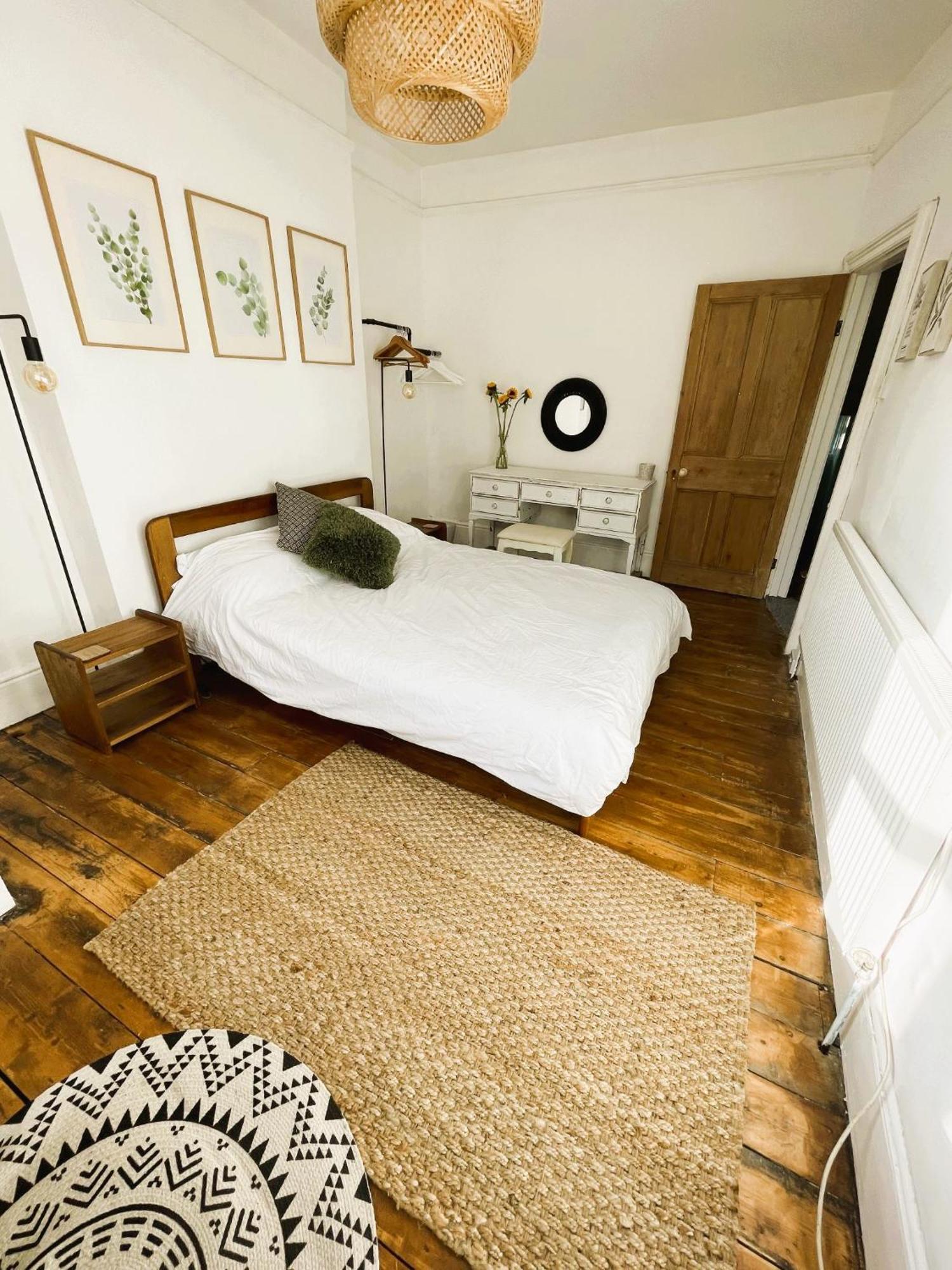 Stylish 5-Bedroom House Near Tunnels Beach Ilfracombe Esterno foto