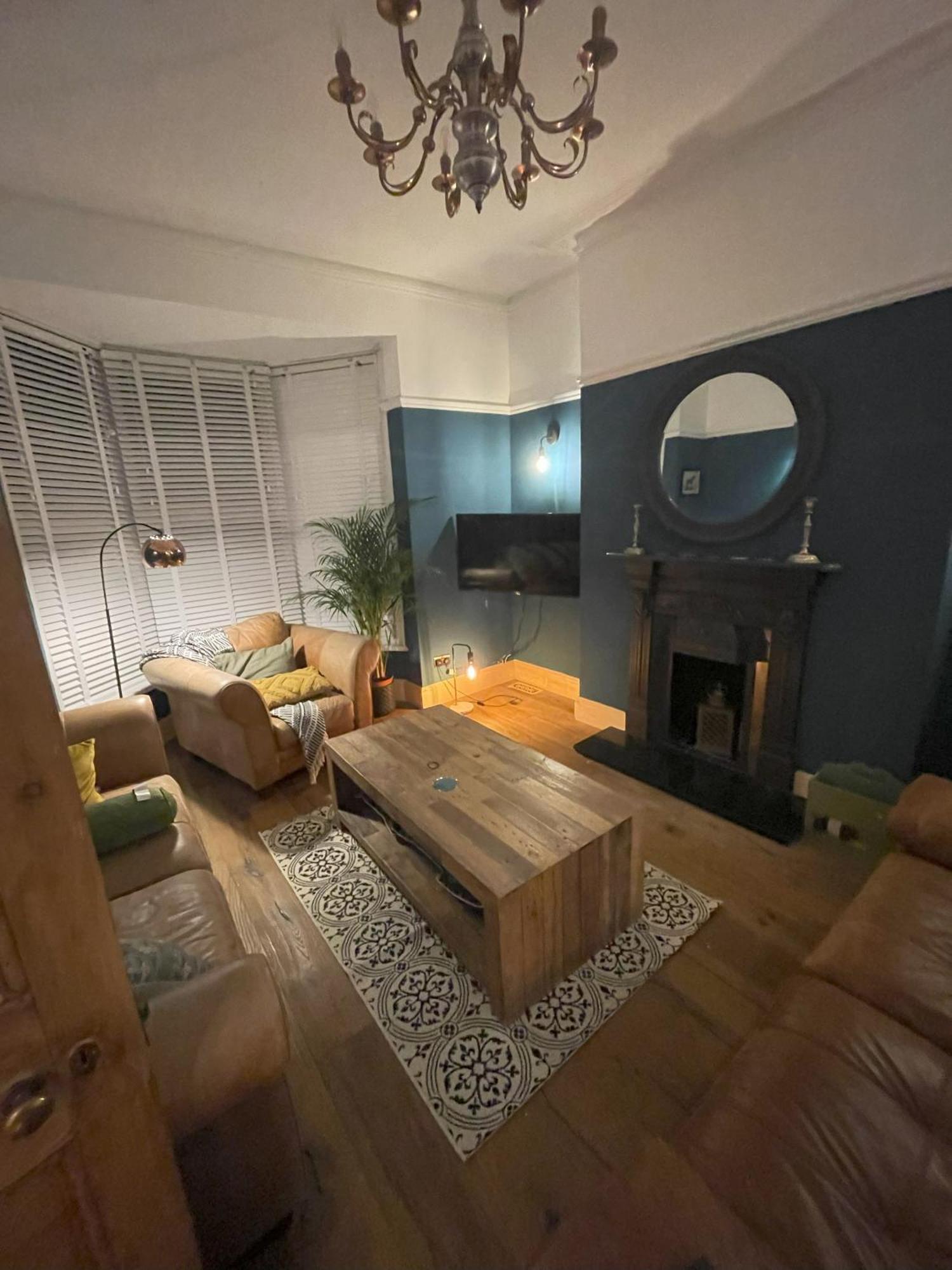 Stylish 5-Bedroom House Near Tunnels Beach Ilfracombe Esterno foto